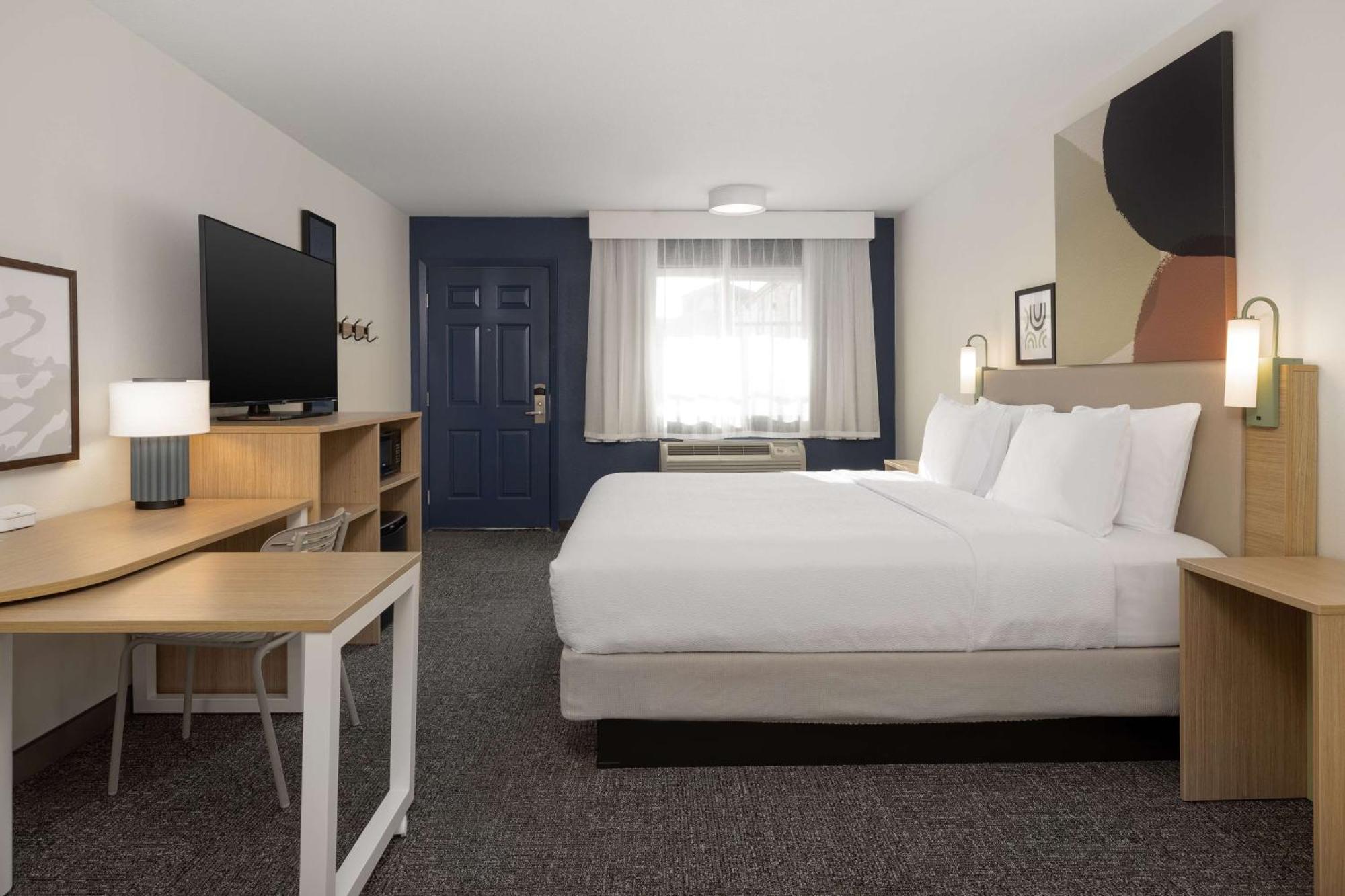 Spark By Hilton Santa Nella Εξωτερικό φωτογραφία